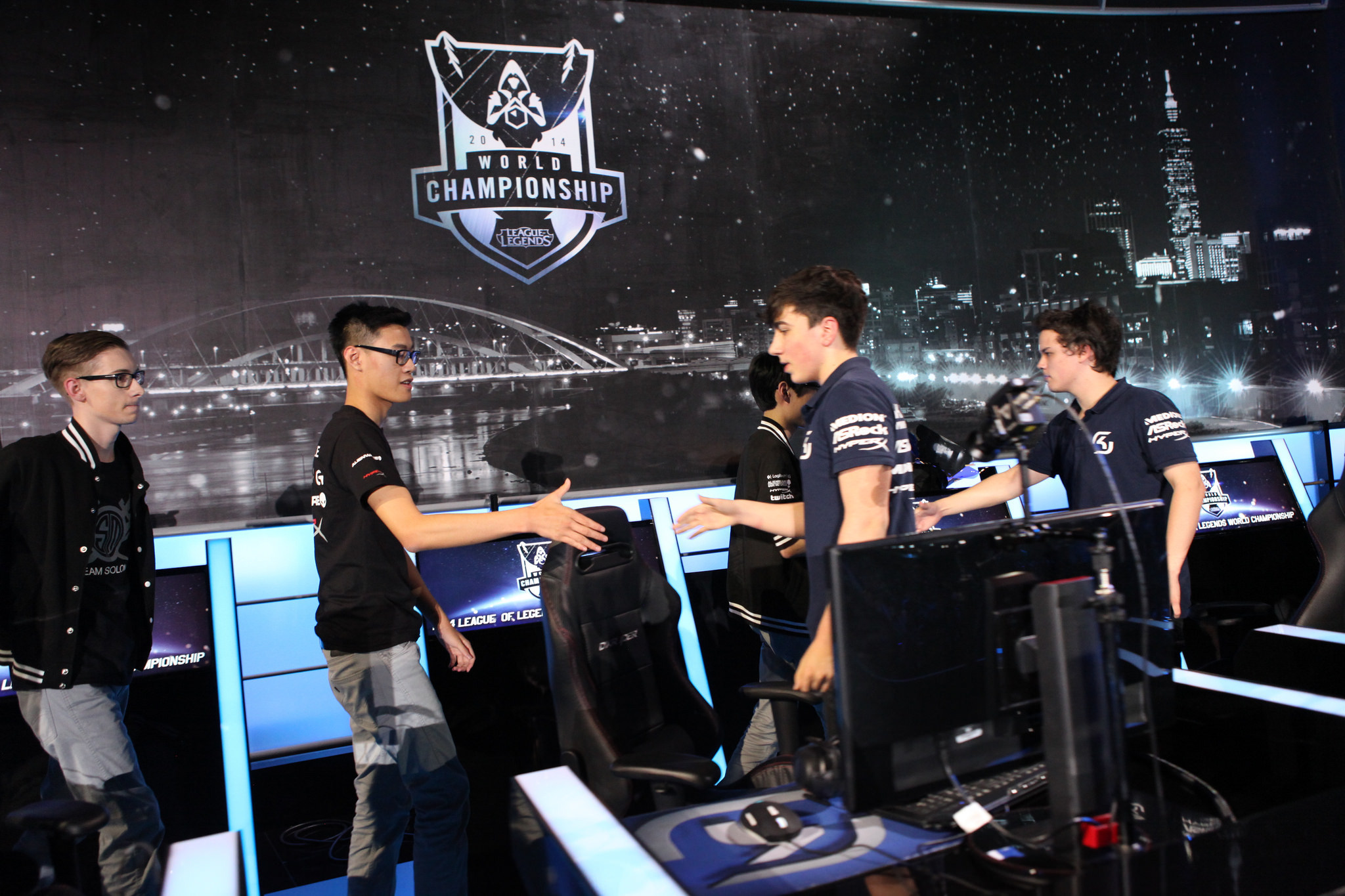 S15英雄联盟全球总决赛平均比赛时长揭示游戏节奏与战术趋势，资源控制成胜负关键-火博电竞